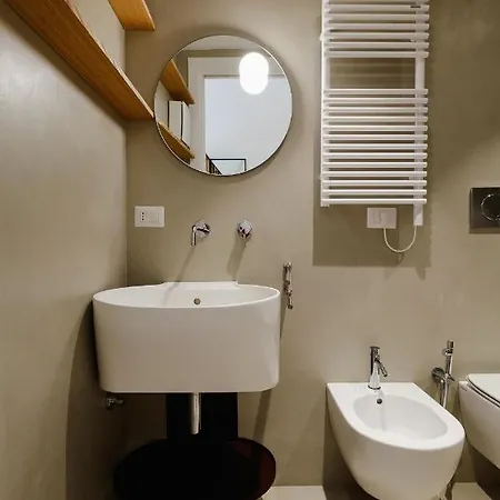 Isabella Short Lets *